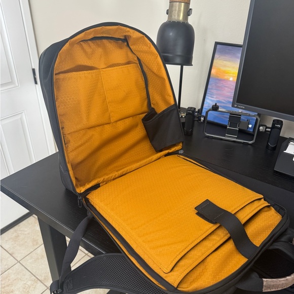 WaterField Tech Folio Backpack - Picture 3 of 4